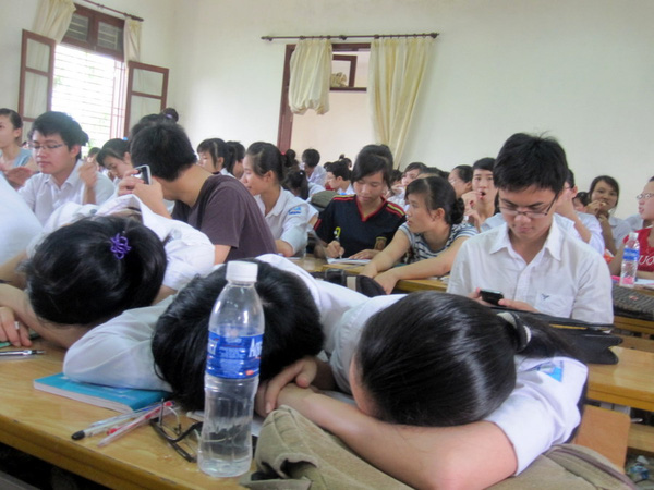 Teen-2k2-cham-dut-con-ac-monh-hoc-them