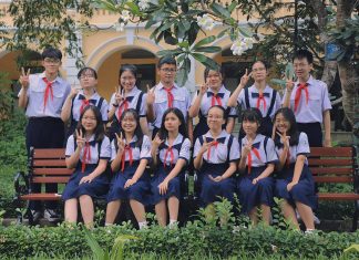 Thủ khoa vào 10 cùng các bạn