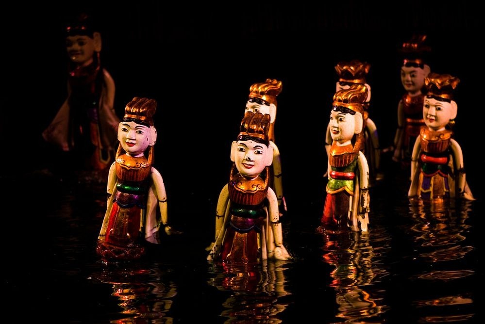 soan-bai-mua-roi-nuoc-hien-dai-soi-bong-tien-nhan-3